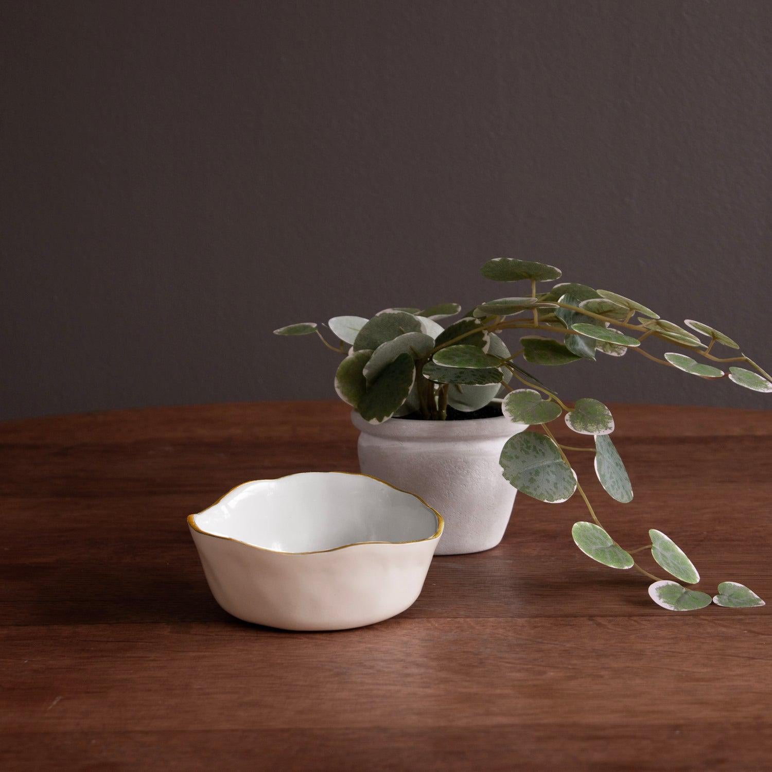 ENCANTO Soho Wine Coaster | Cream and White