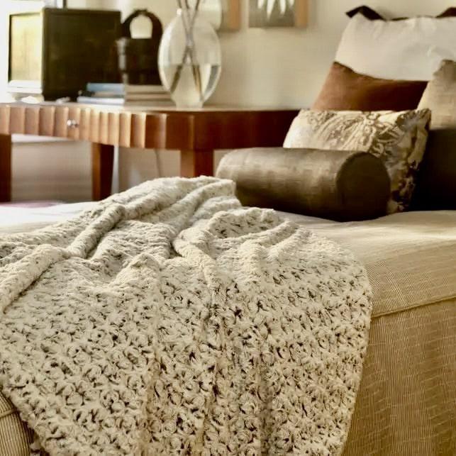 Rosebud Cream & Chocolate Throw