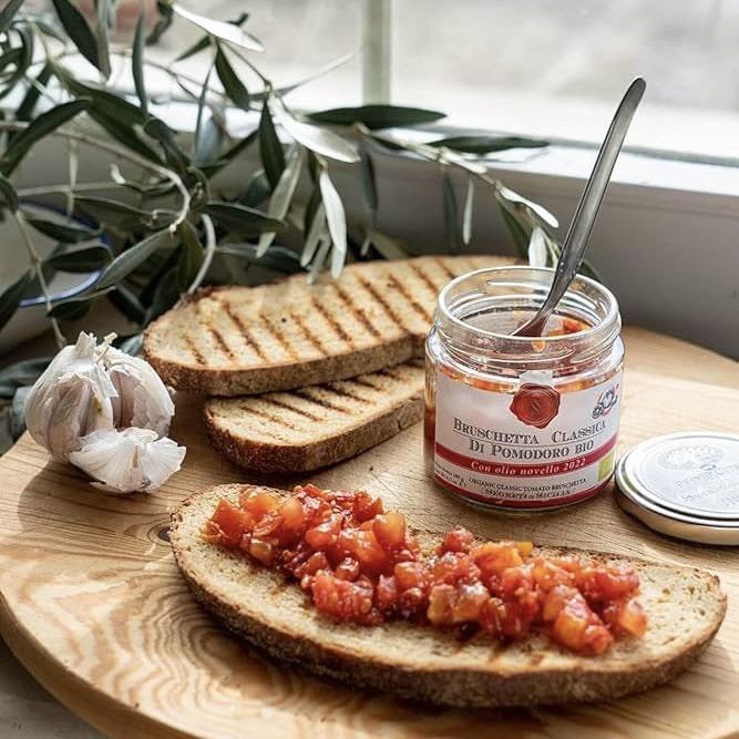 Organic Classic Tomato Bruschetta by Frantoi Cutrera