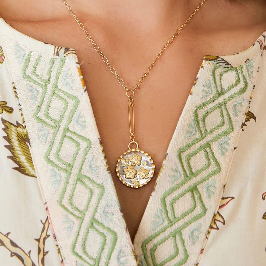 Azalea Mother-of-Pearl Necklace